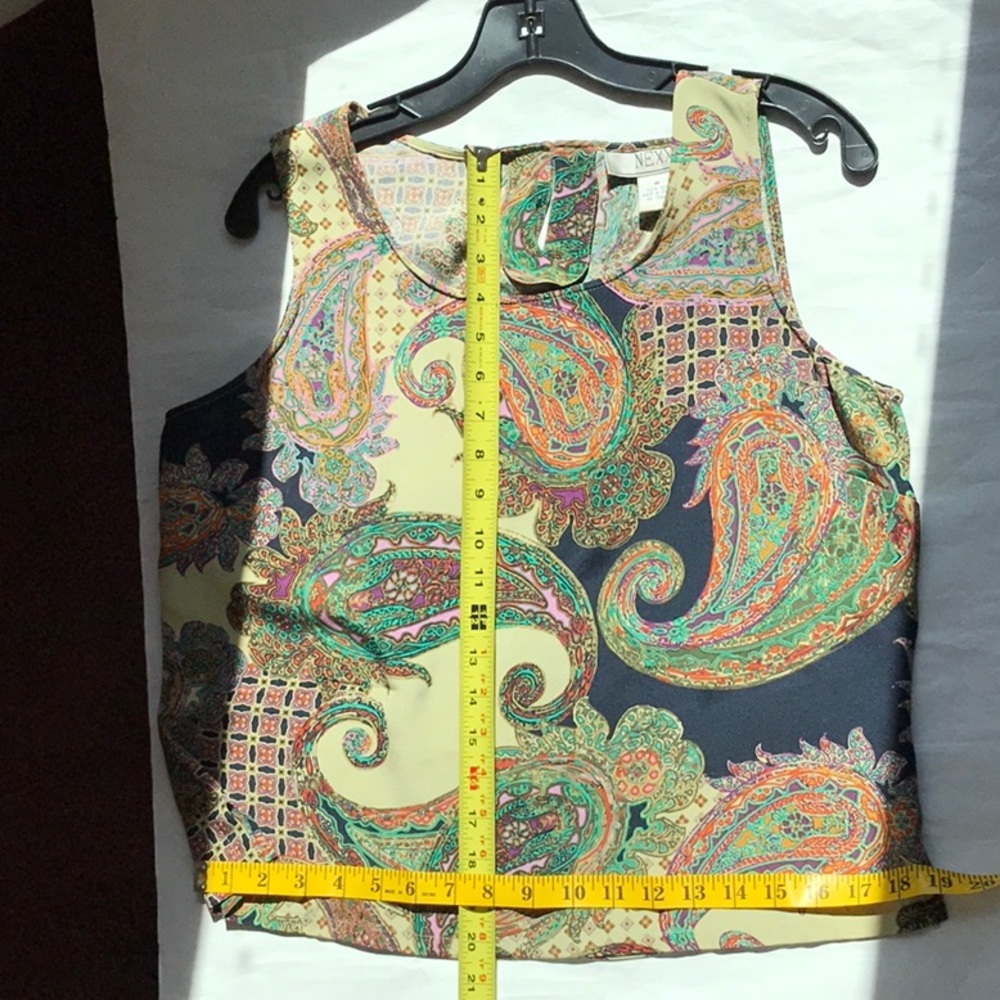 Jade/fuchsia silk sleeveless top. Paisley print.